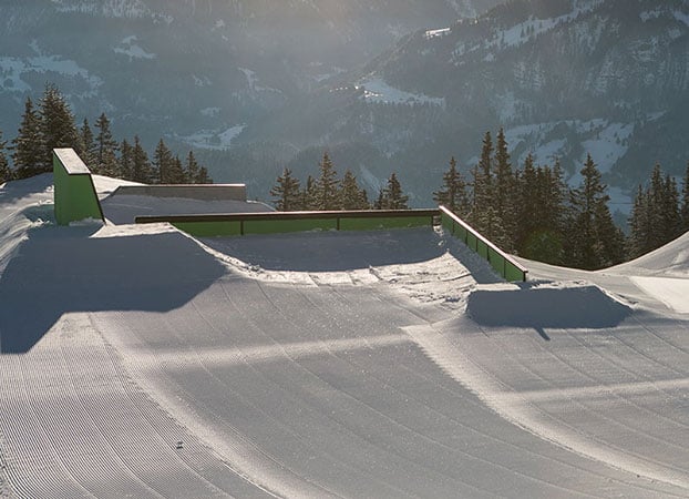 Freestyle Ski und Snowboard im Snowpark Laax.