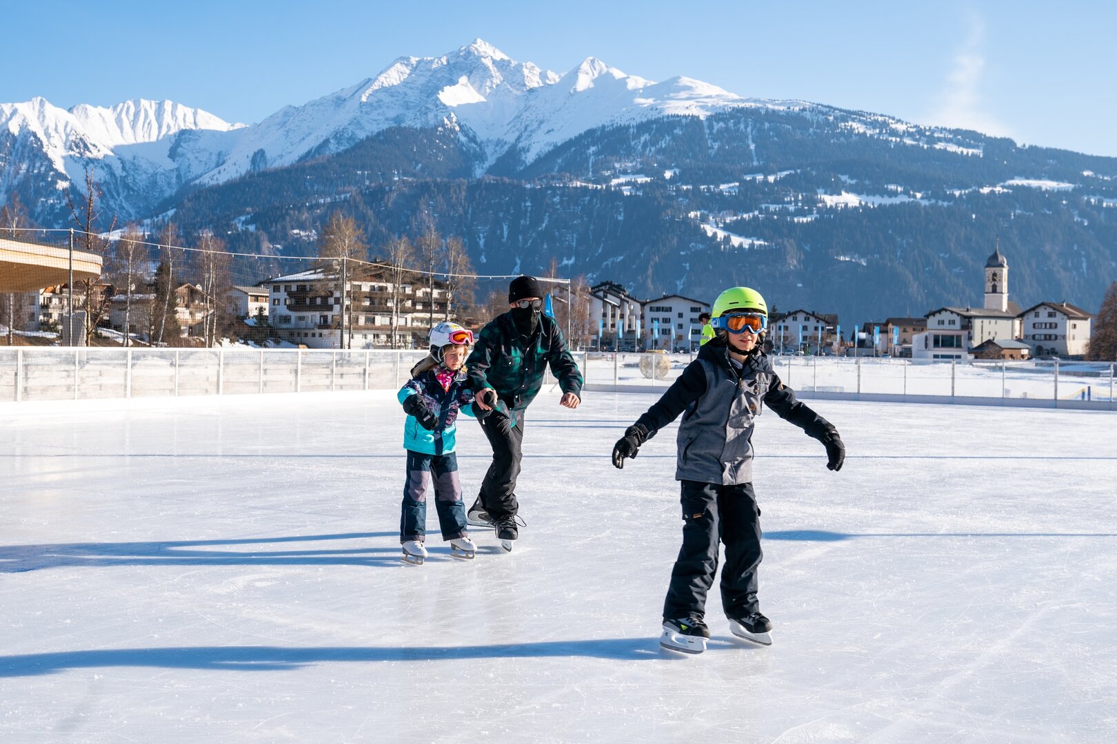 Eislaufen Kunsteisbahn Laax